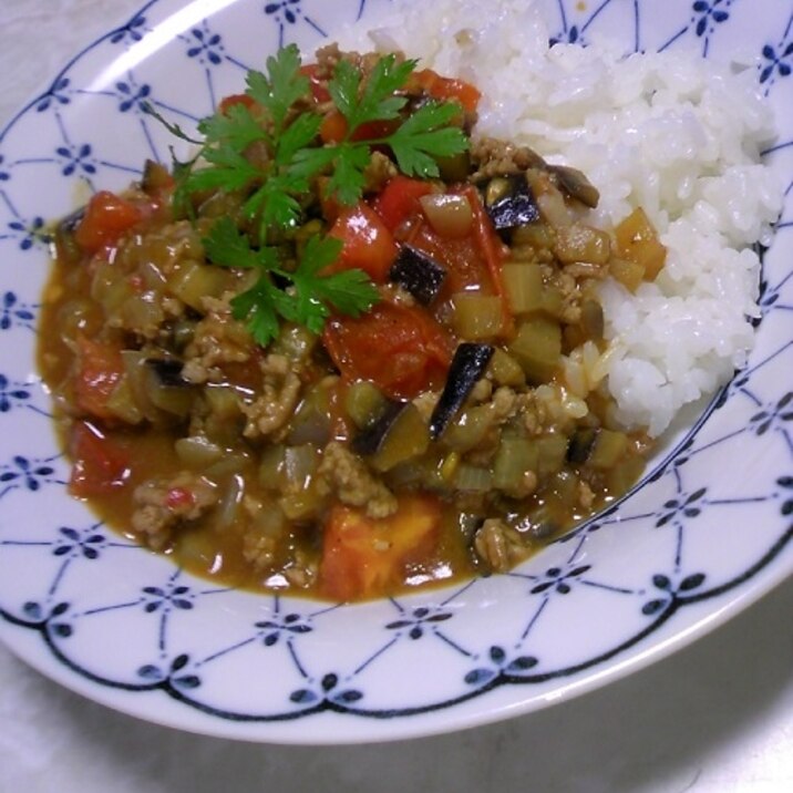 夏にピッタリ！トマトとなすDEキーマカレー♡